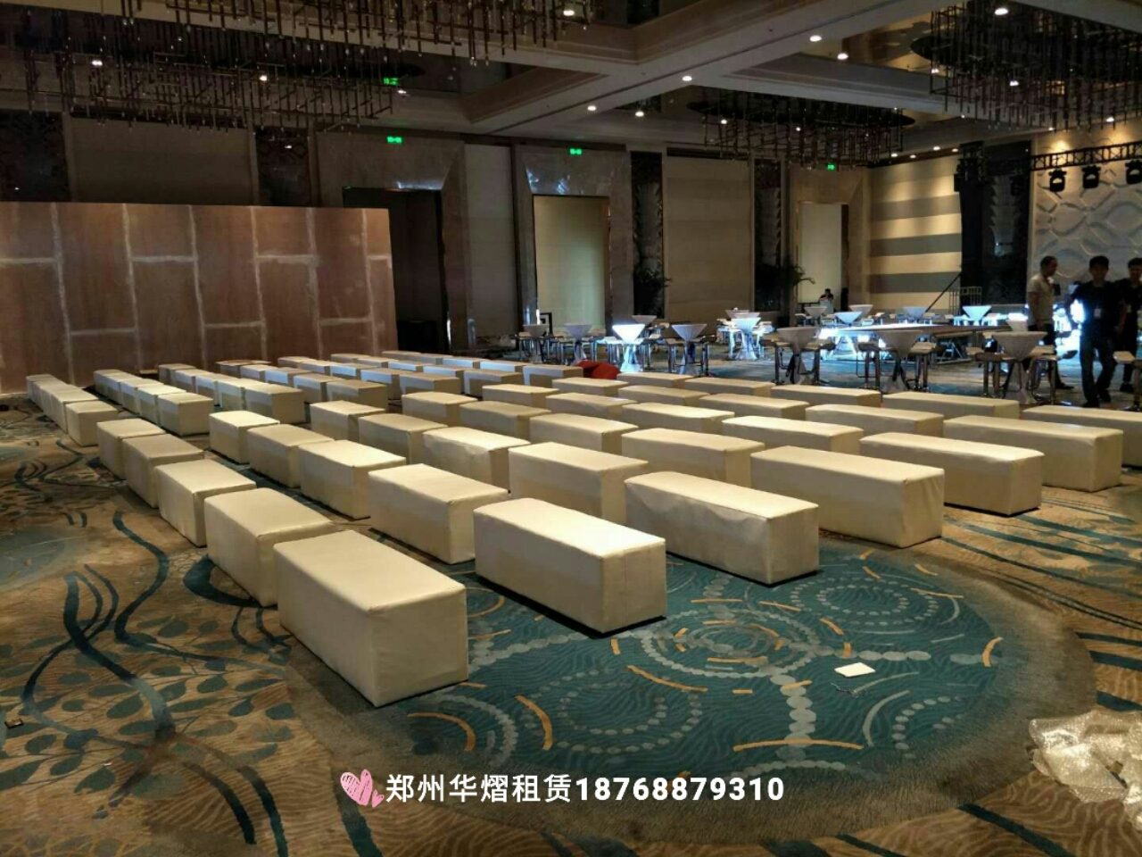 <b>郑州会展中心周杰伦演唱会沙发桌椅使用出租</b>